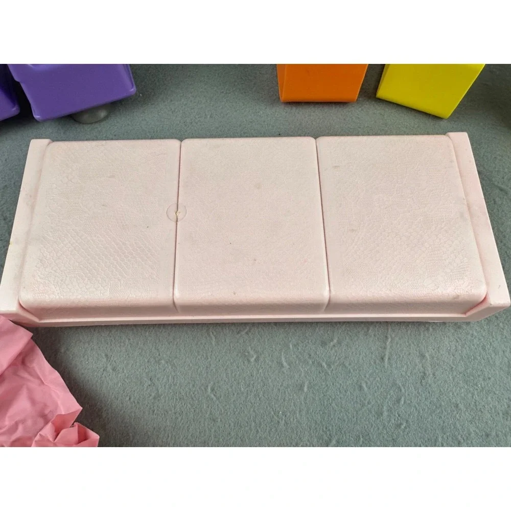 Vintage Mattel Barbie Bath Bed Chairs Couch Plastic Furniture Toy LOT of‎ 8